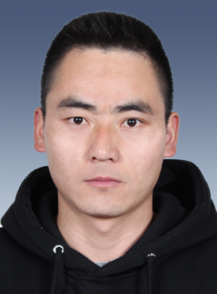 邹伟.jpg 邹伟.jpg