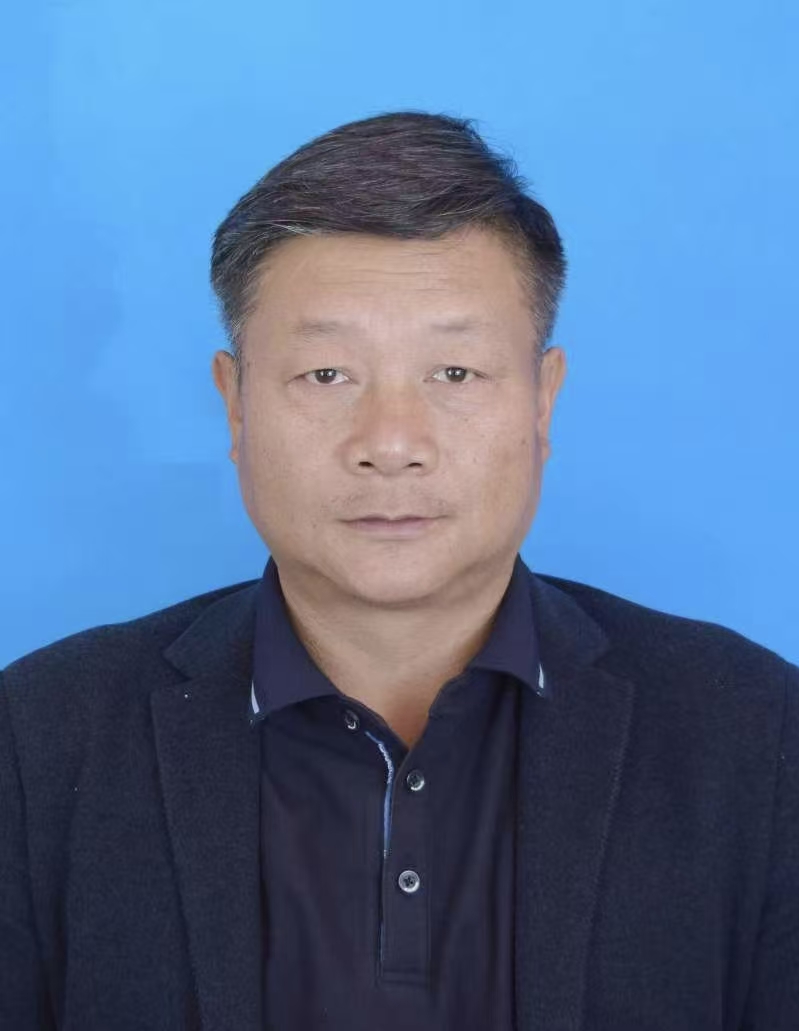 李云华.jpg 李云华.jpg